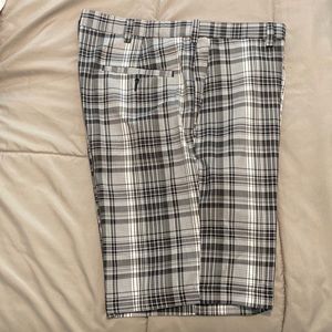 Haggar Black and White Stay Cool Golf Shorts Excellent Condition